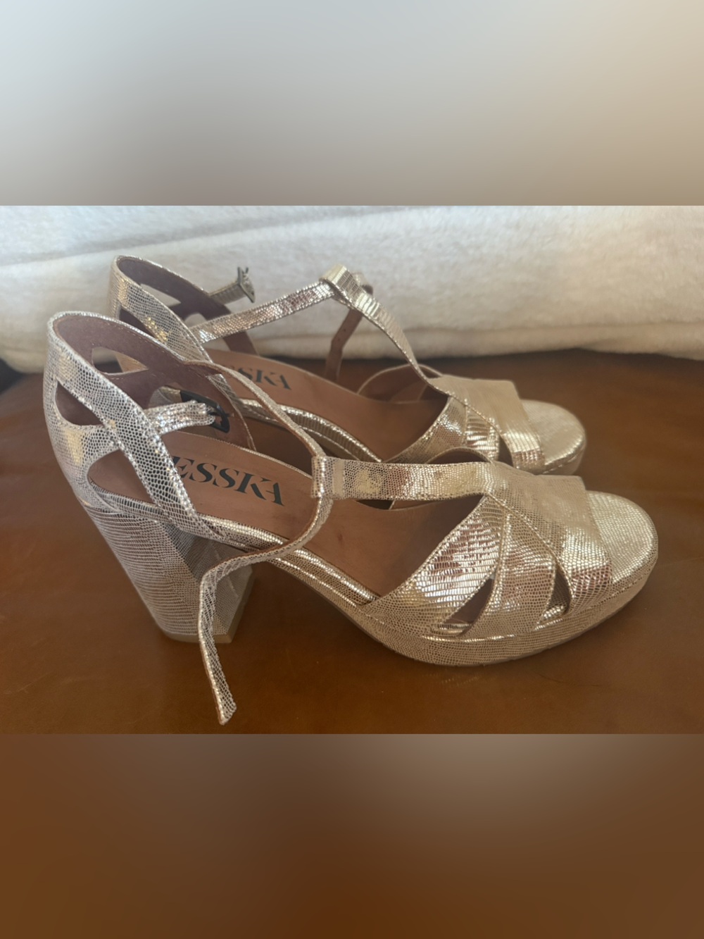 Esska Anthropologie Valerie Metallic Gold Platform Sandals Heels